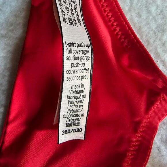 Victoria's Secret Women's Red Underwire Push Up Bra Size 36D - Picture 8 of 8